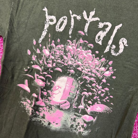 Melanie Martinez Magic Mushroom Forest Door Portals Tee M - Picture 4 of 5